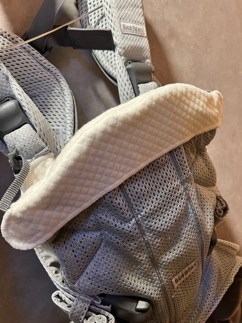 【極美品】BabyBjorn 抱っこ紐 ONE KAI Airシルバー