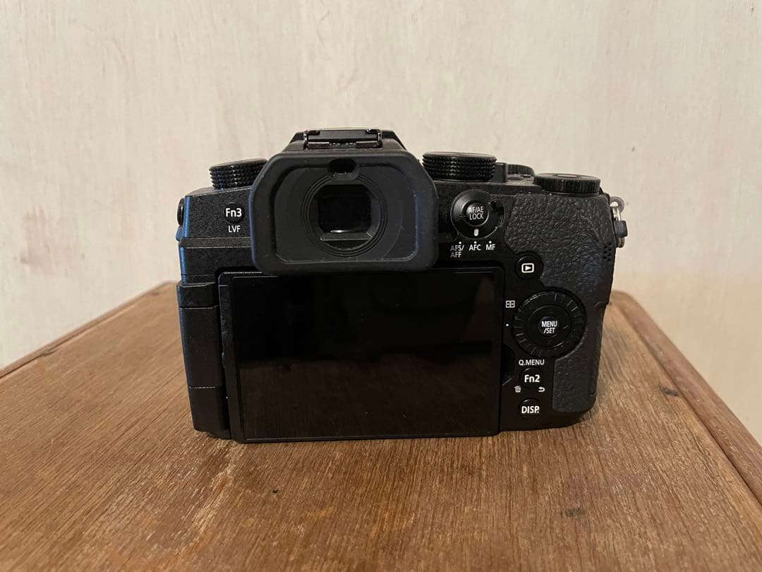 LUMIX G99 ミラーレス一眼　マイクロフォーサーズ