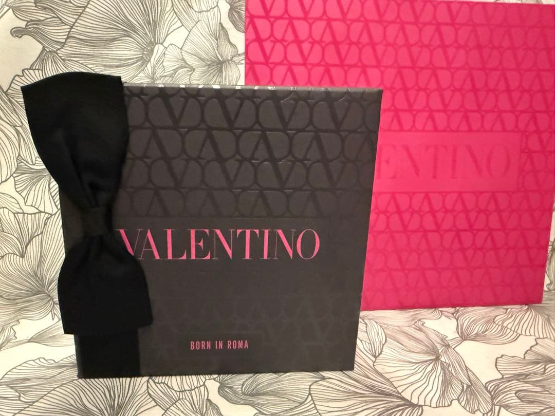 【ヴァレンティノ】ウオモ ボーン イン ローマ オードトワレ　ギフトセット