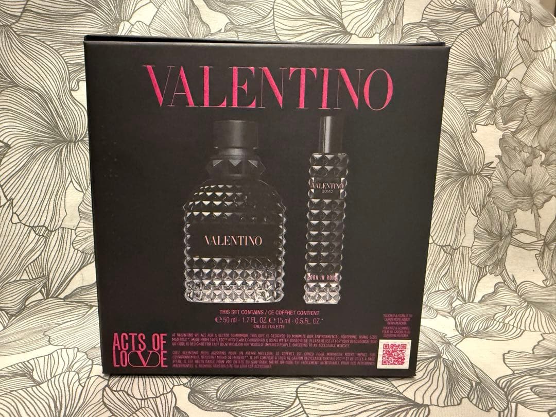【ヴァレンティノ】ウオモ ボーン イン ローマ オードトワレ　ギフトセット