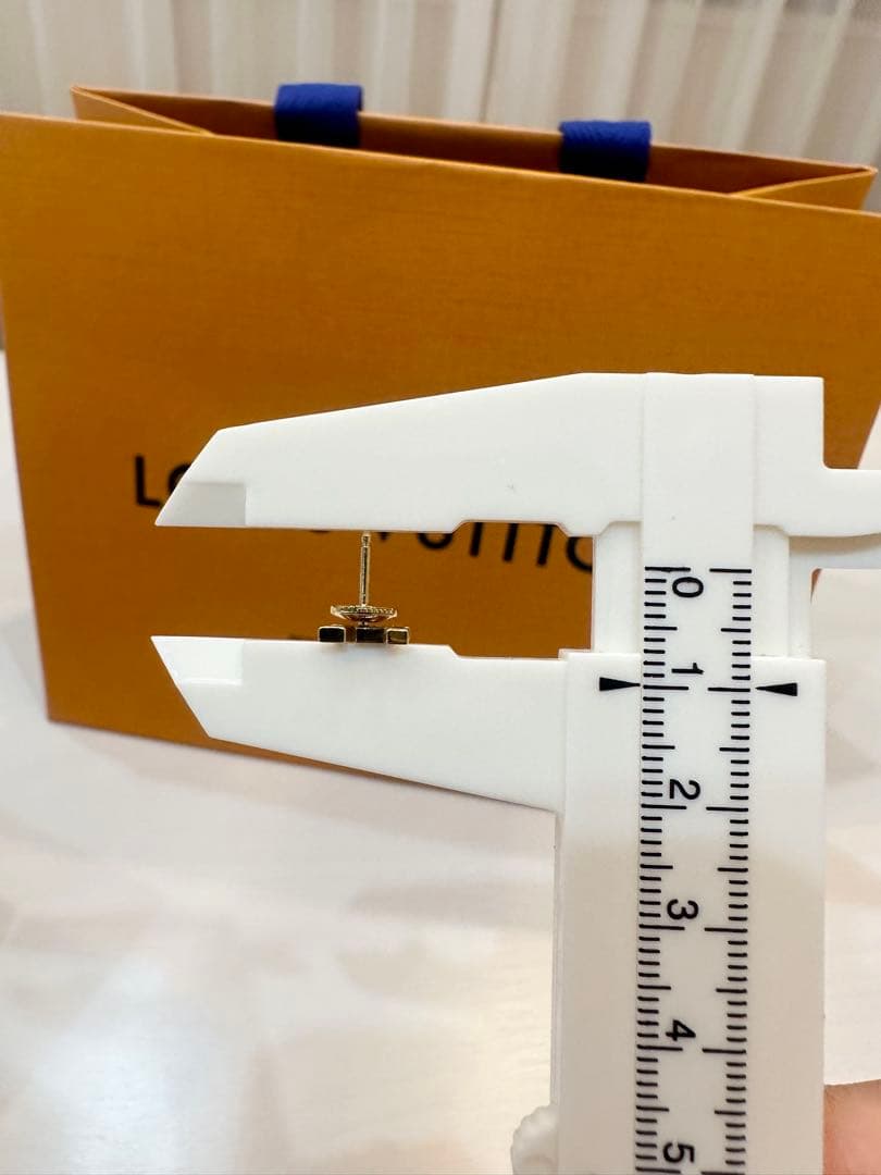 さざみな　ルイヴィトン　イエローゴールド　ダイヤモンド　片耳ピアス　K18