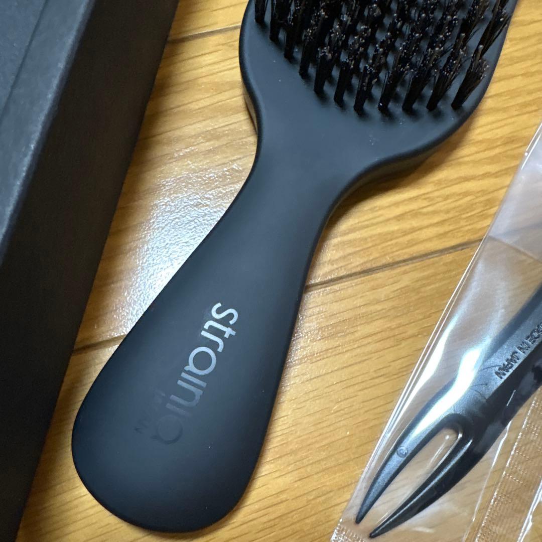 strainia ストレートブラシとクリーニングブラシ