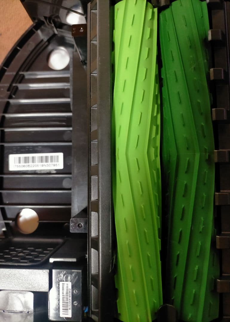 ルンバiRobotルンバi7+使用時間10時間未満【22年式】動作良好美品