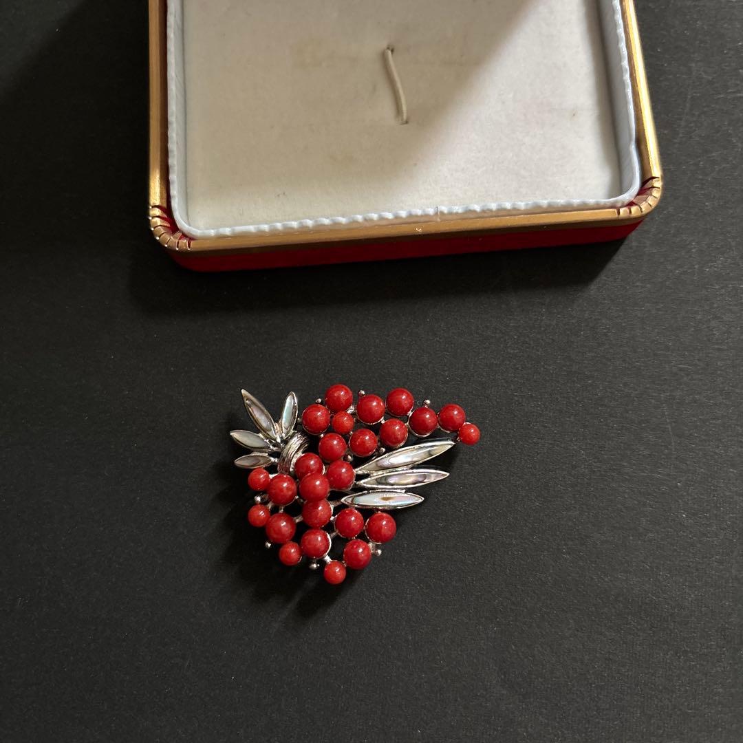 赤珊瑚　ヴィンテージブローチ