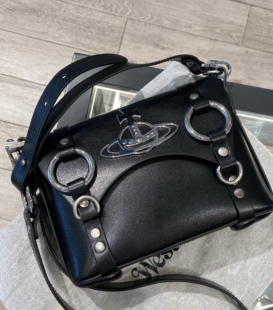 VIVIENNE WESTWOOD ショルダーバッグ