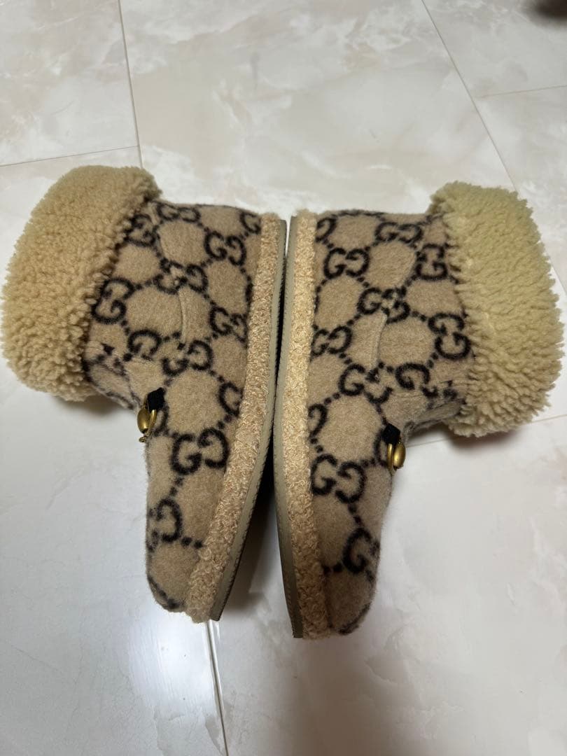 Gucci ムートンブーツ