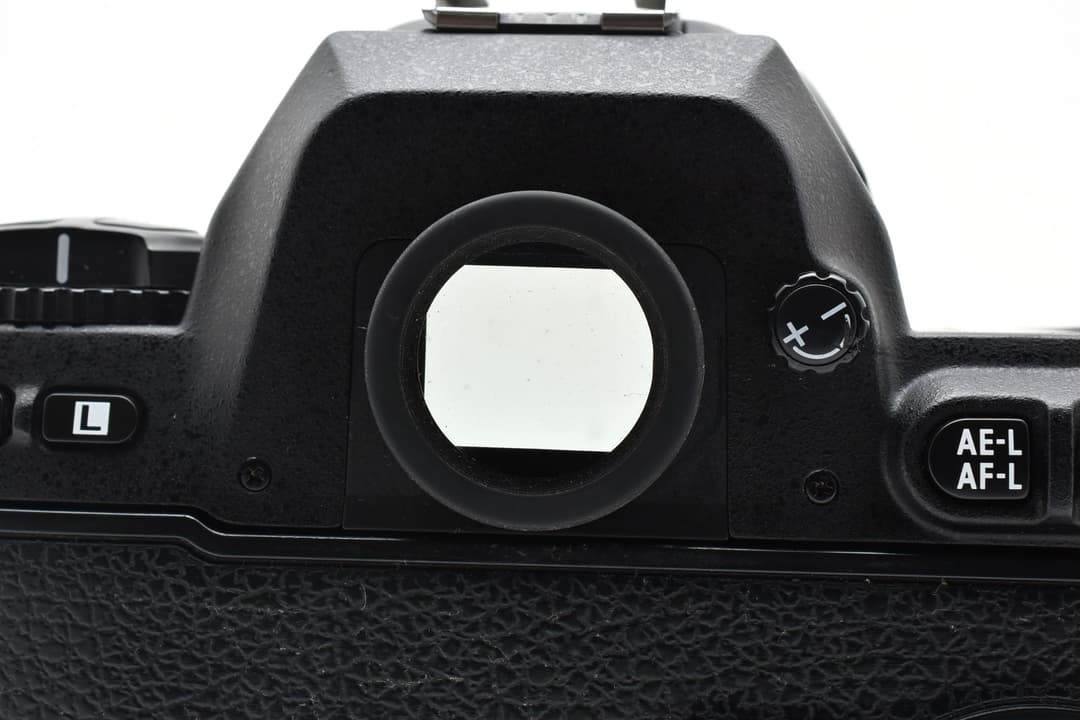 R*t様 ■ 美品 ■ ニコン　Nikon F100 ボディ