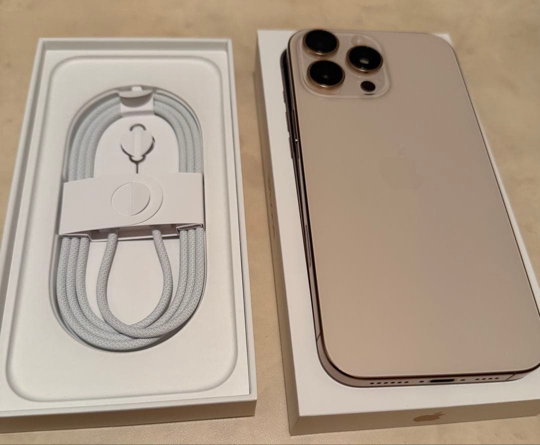 美品Apple iPhone 16Pro Max 512GB デザートチタニウム