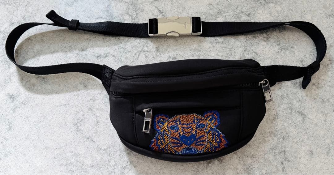 【極美品】KENZO ケンゾー ボディバッグ ウエストポーチ タイガー 刺繍 黒