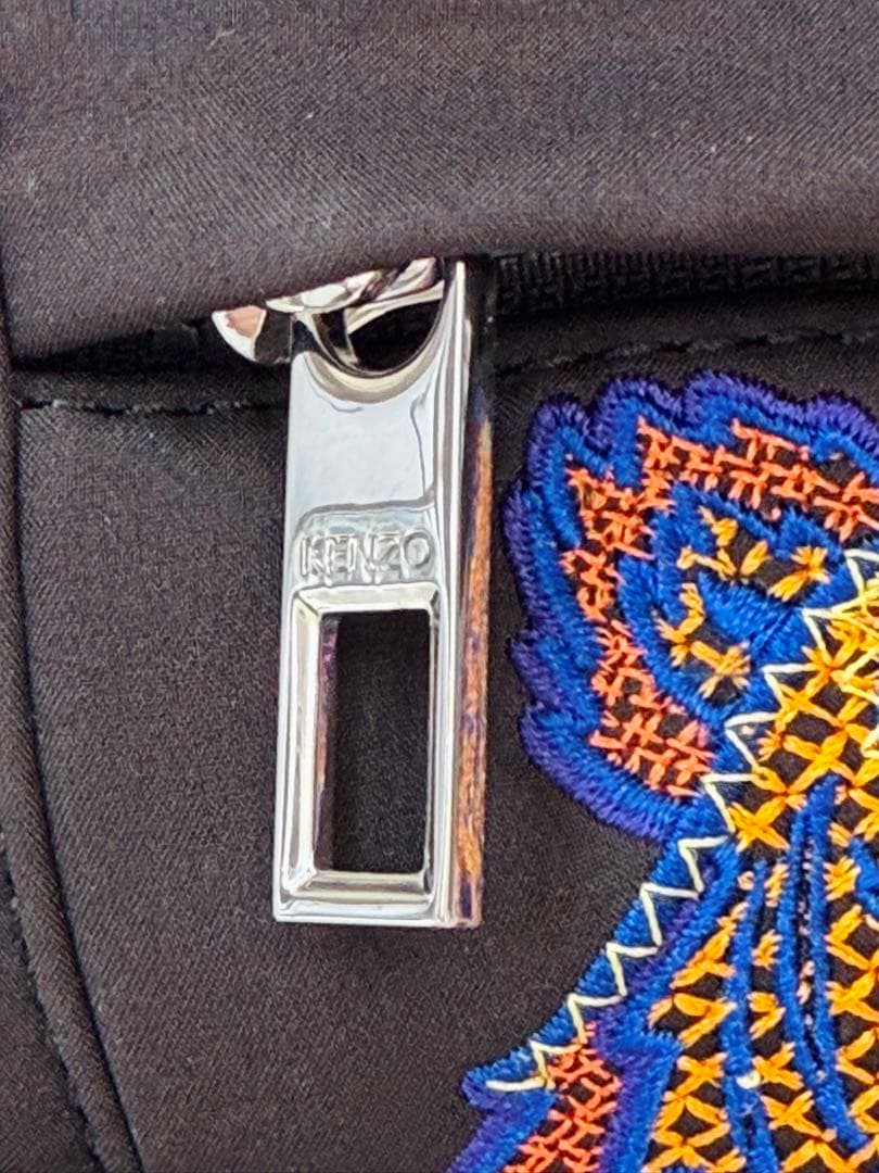 【極美品】KENZO ケンゾー ボディバッグ ウエストポーチ タイガー 刺繍 黒