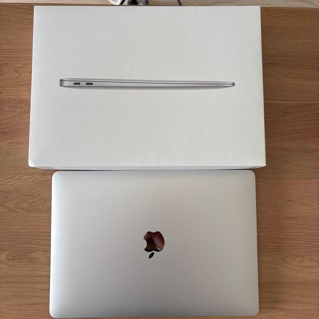 MacBook Air (M1, 2020) 13インチ　8GB/256GB