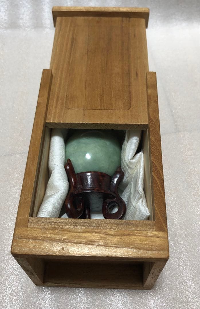 【アンティーク】卵型玉翡翠　置物　飾り台・箱付 jade antiques