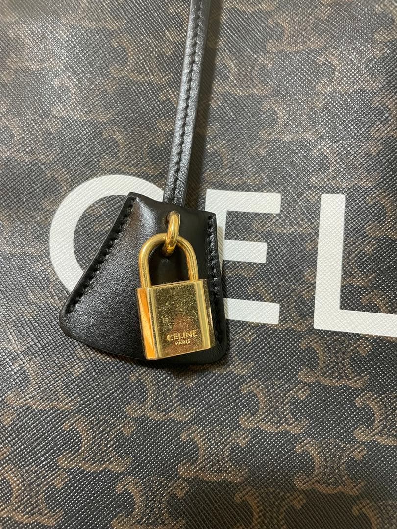 こ*り様 ‼️最終値下げ‼️CELINE バーティカルカバ　トートバッグ　ラージ