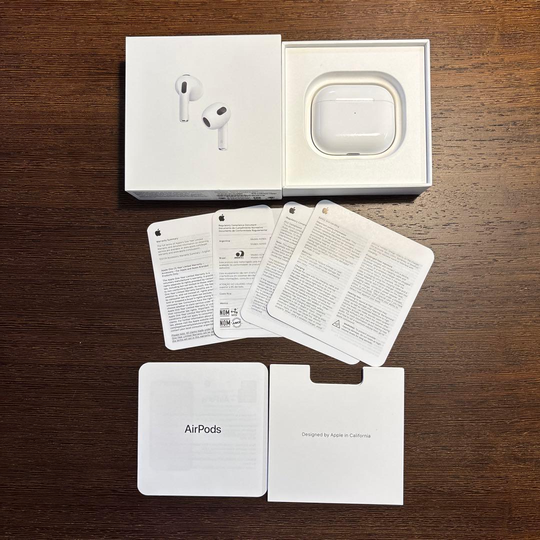 Apple直営店購入　MagSafe充電ケース付きAirPods（第3世代）