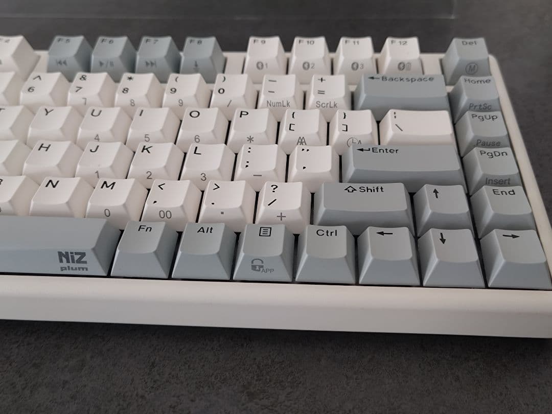 【極美品】NIZ 静電容量無接点方式 84キー ワイヤレスキーボード