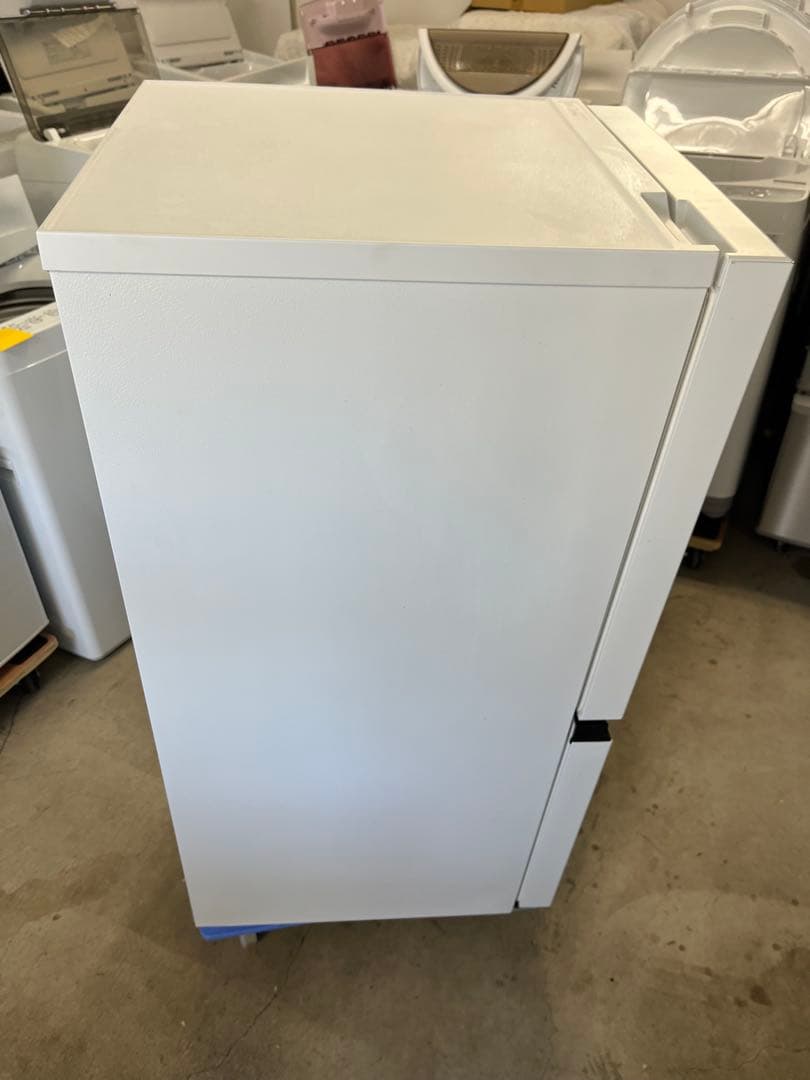 ハイセンス製 HR-D1304 130L 2ドア冷蔵庫(21年製)T