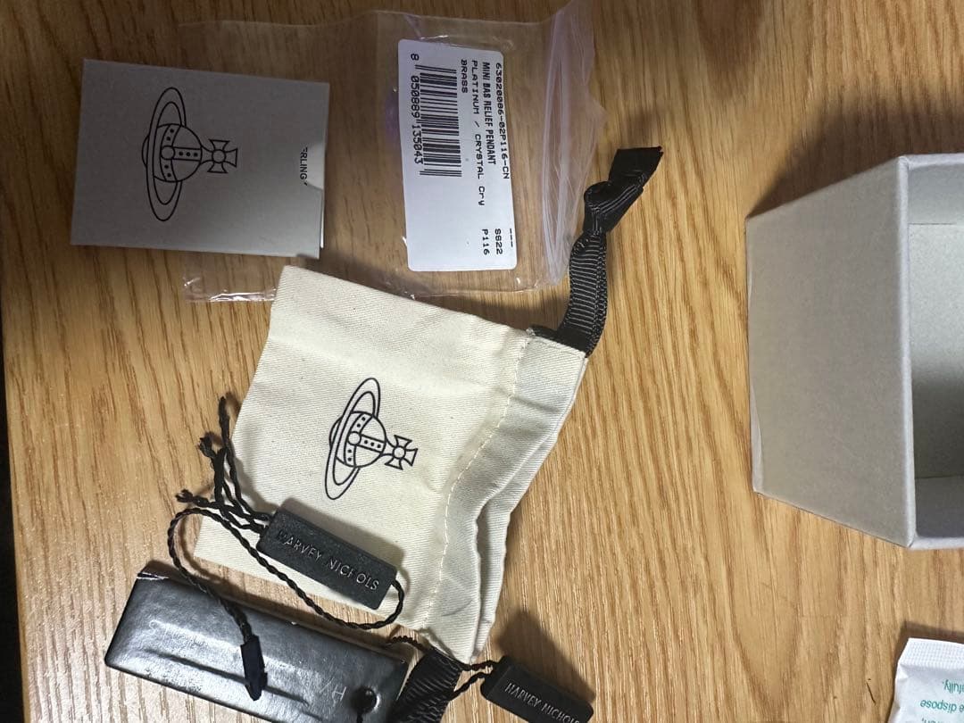 Vivienne Westwood Mini Bas Relief ネックレス