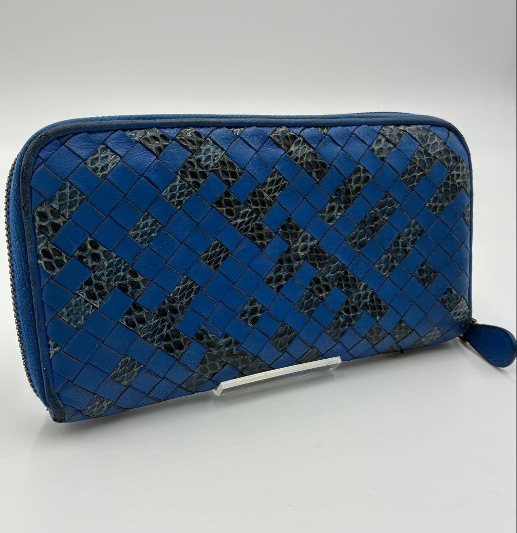 ボッテガヴェネタ　長財布　イントレチャート　ラウンドファスナー　青　パイソン