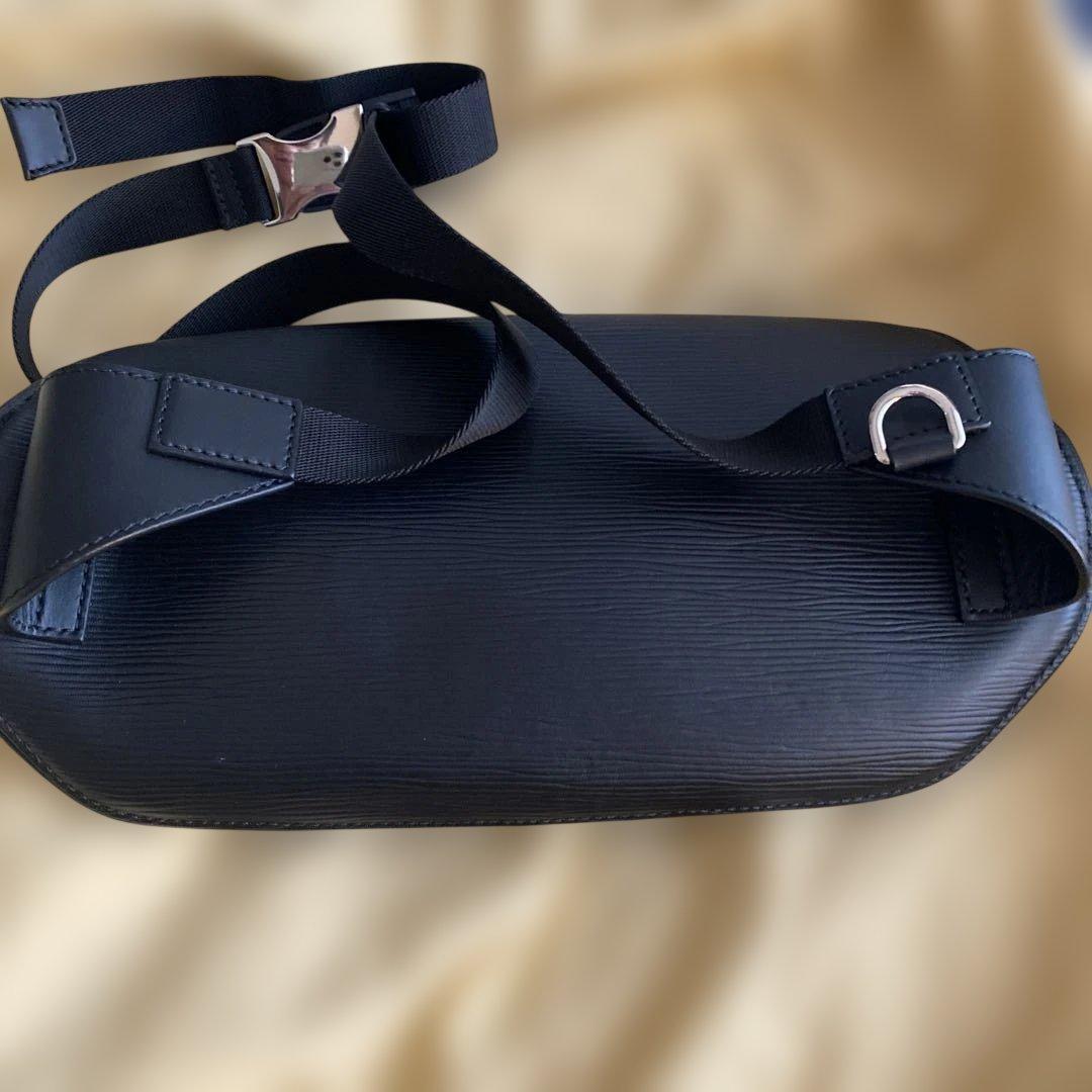 Louis Vuitton ルイビトン エピバムバッグボディバッグ未使用に近い