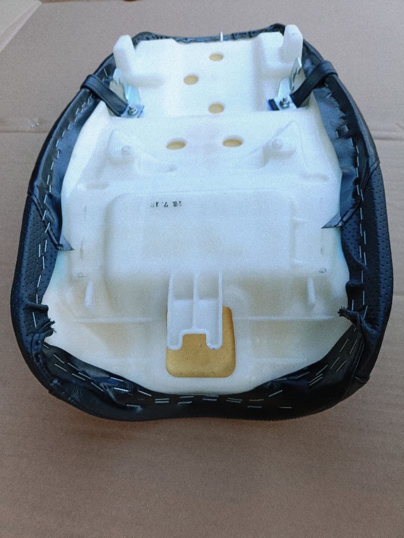 デイトナ ロー シート CB400SF NC39 NC42 定価45,100円