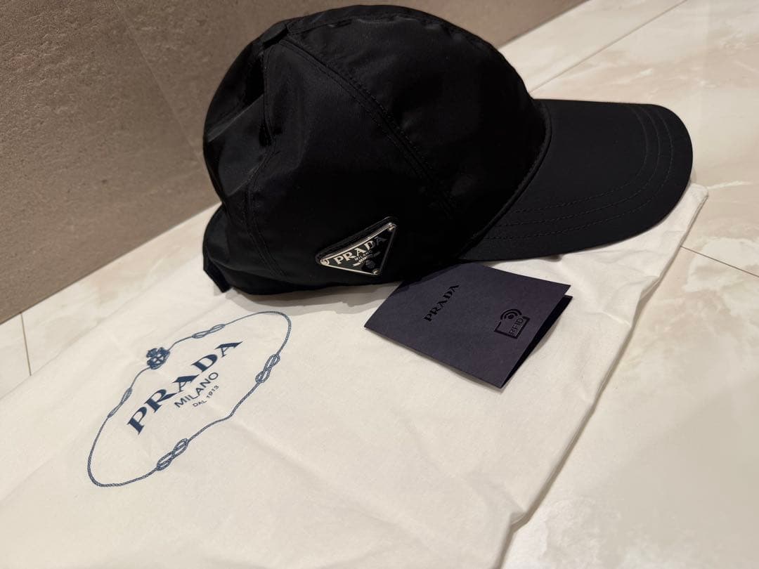 PRADA プラダ　RE-NYLON キャップ　三角ロゴ