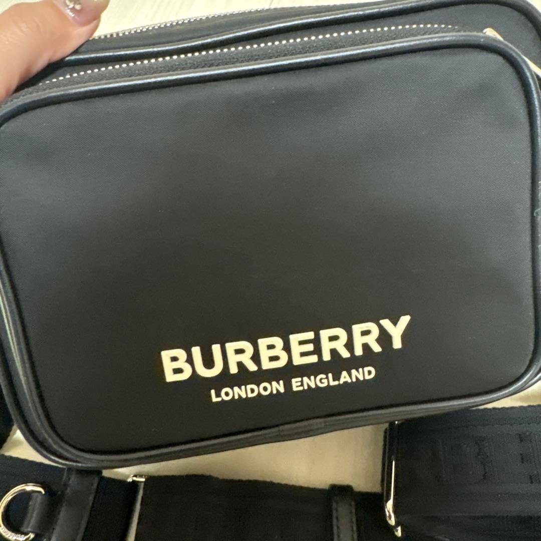 Burberry ブラックショルダーバッグ【本日発送可能】