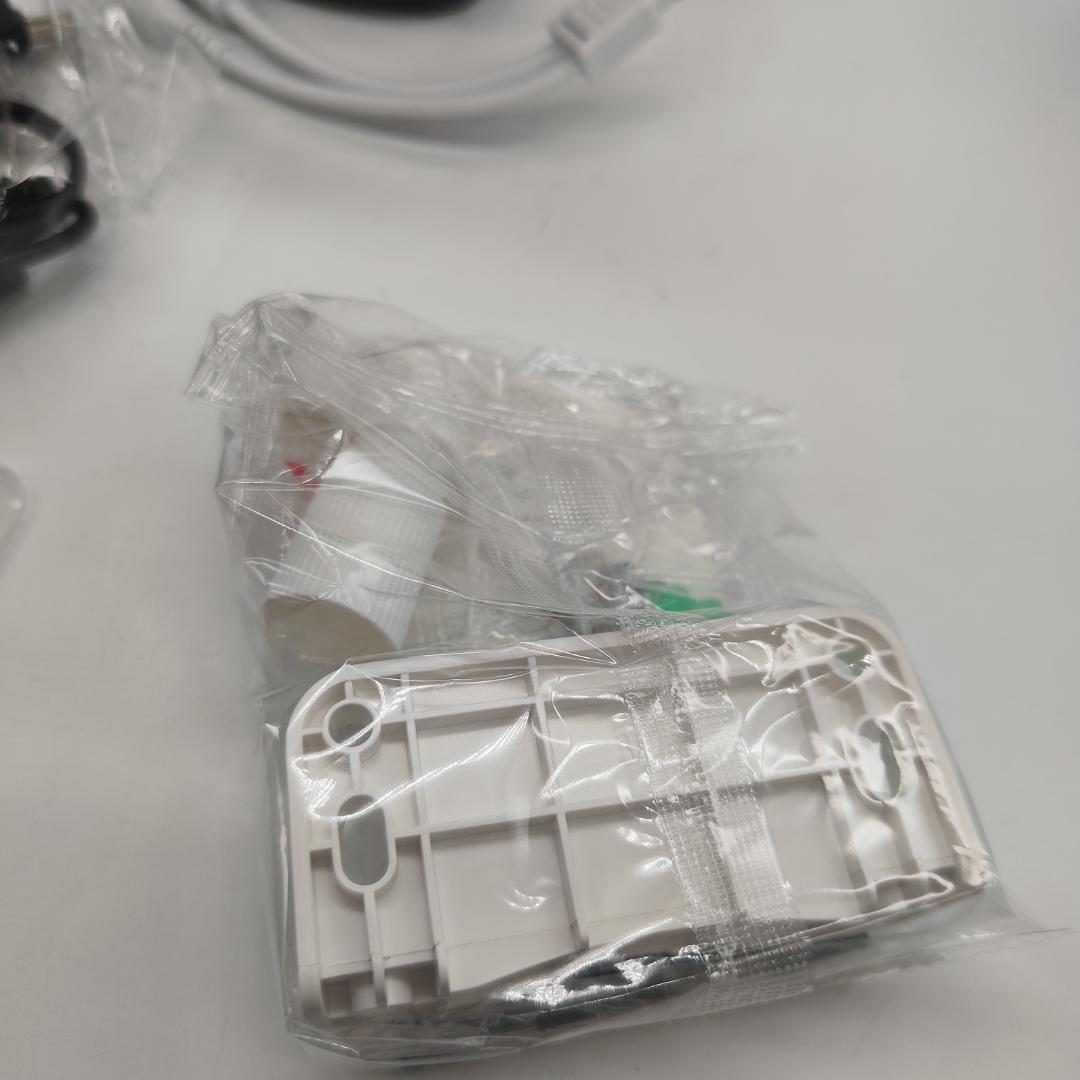 トリプルレンズ 屋外監視カメラ 3-in-1カメラ 360°パン/チルト自動追跡