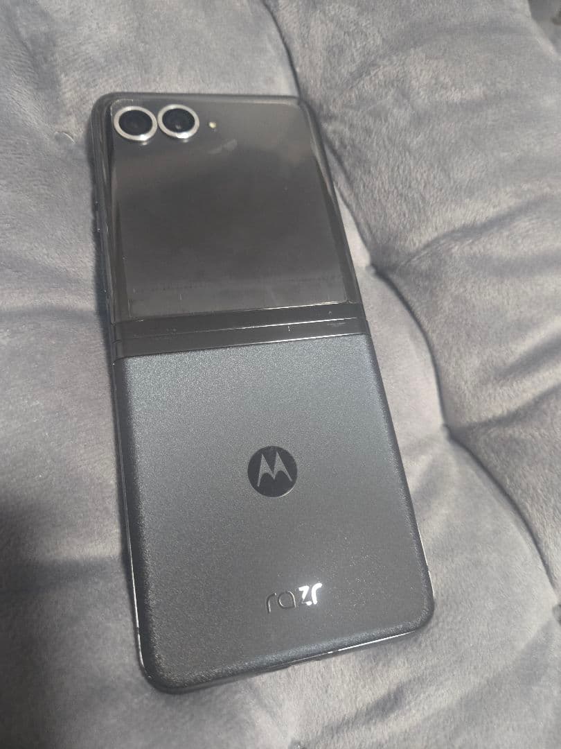 再出品　motorola razr 40 ultra ブラック 8GB RAM