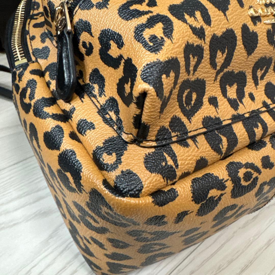【美品】COACH レオパードミニリュック