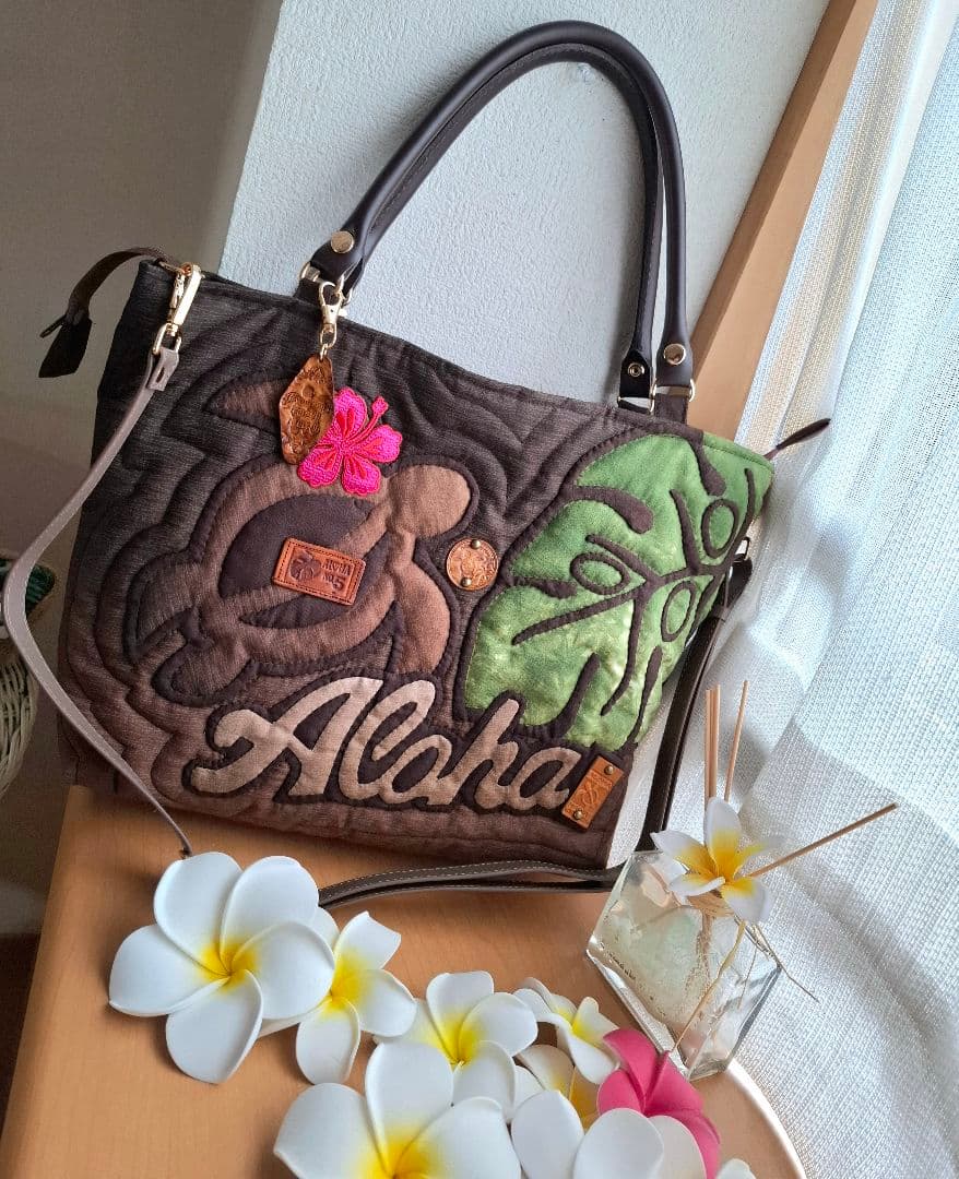 ハワイアンキルト　横長バッグ　ホヌ　2WAY　ホヌの革タグチャーム付き