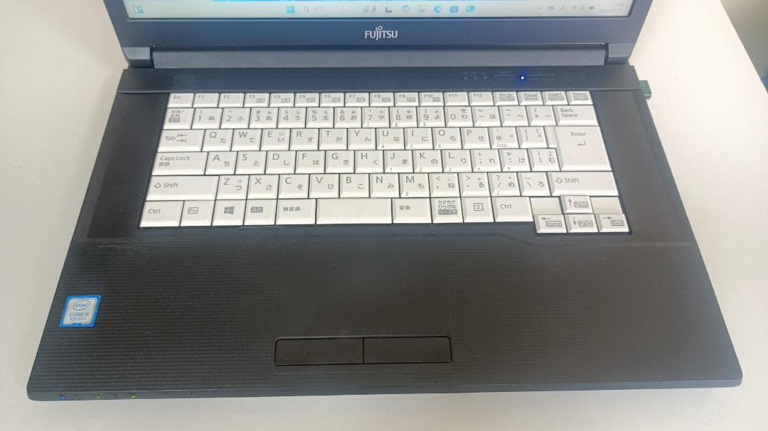 美品ノートパソコンFUJITSU第八世代Corei5 SSD512G メモリ8G