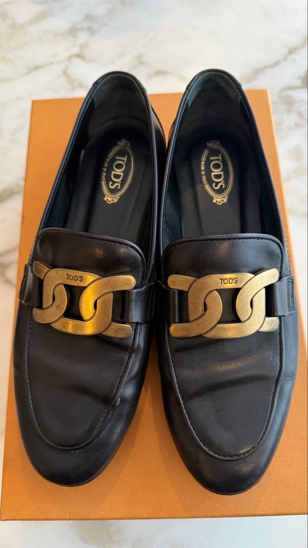 【値下げしました！】TOD'S 黒 レザー ローファー