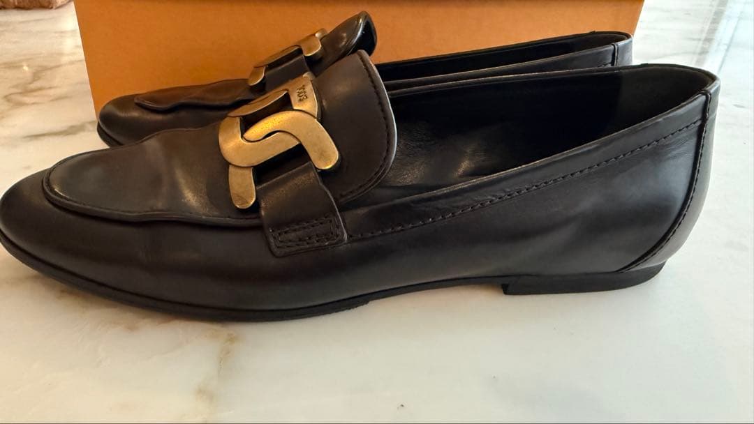 【値下げしました！】TOD'S 黒 レザー ローファー
