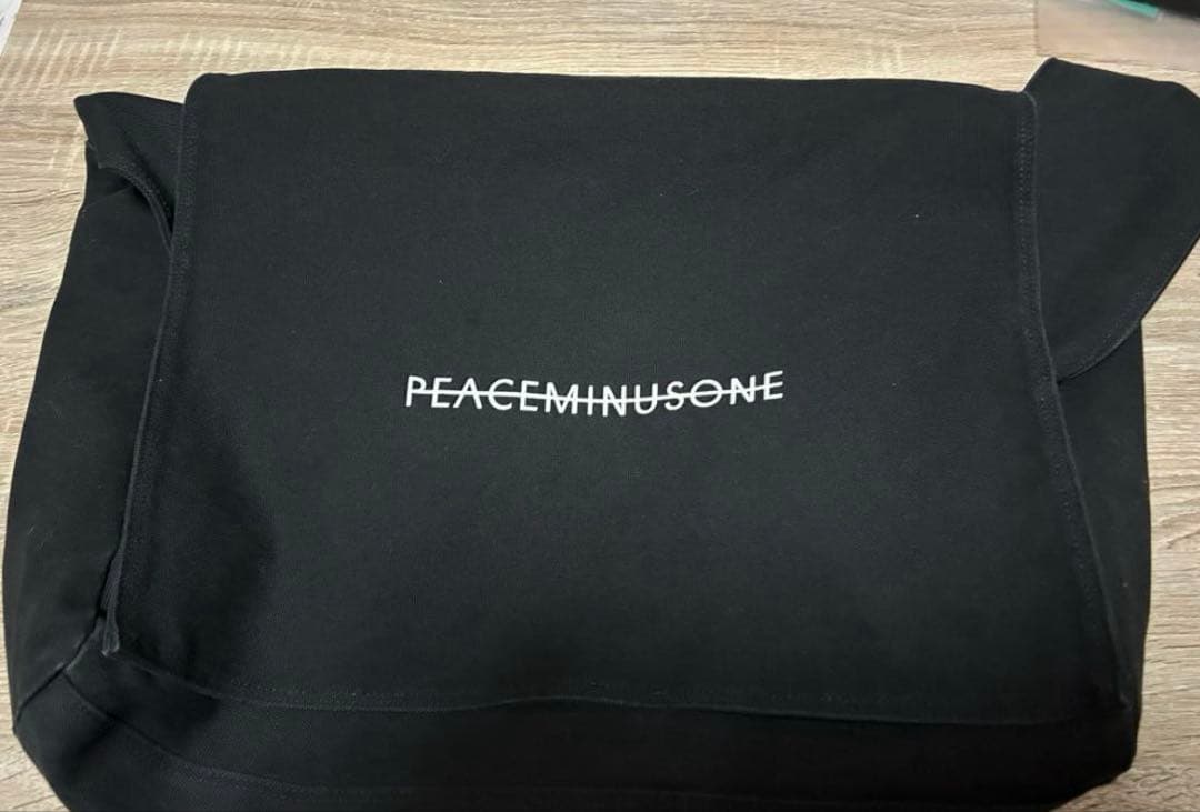 pmo peaceminusone メッセンジャーバッグ