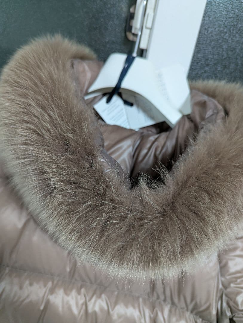 モンクレール　MONCLER ダウンジャケット ファー付き　レディース　ダウン