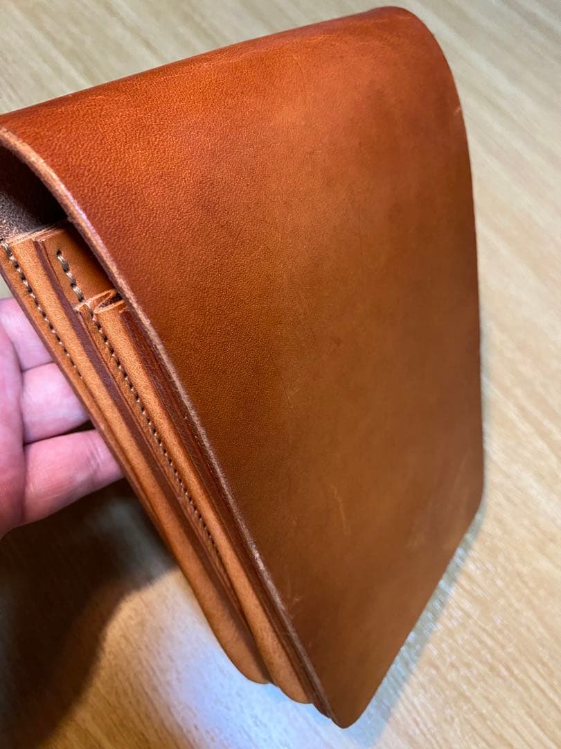 ALZUNI レザー ボディバッグ （サドル）