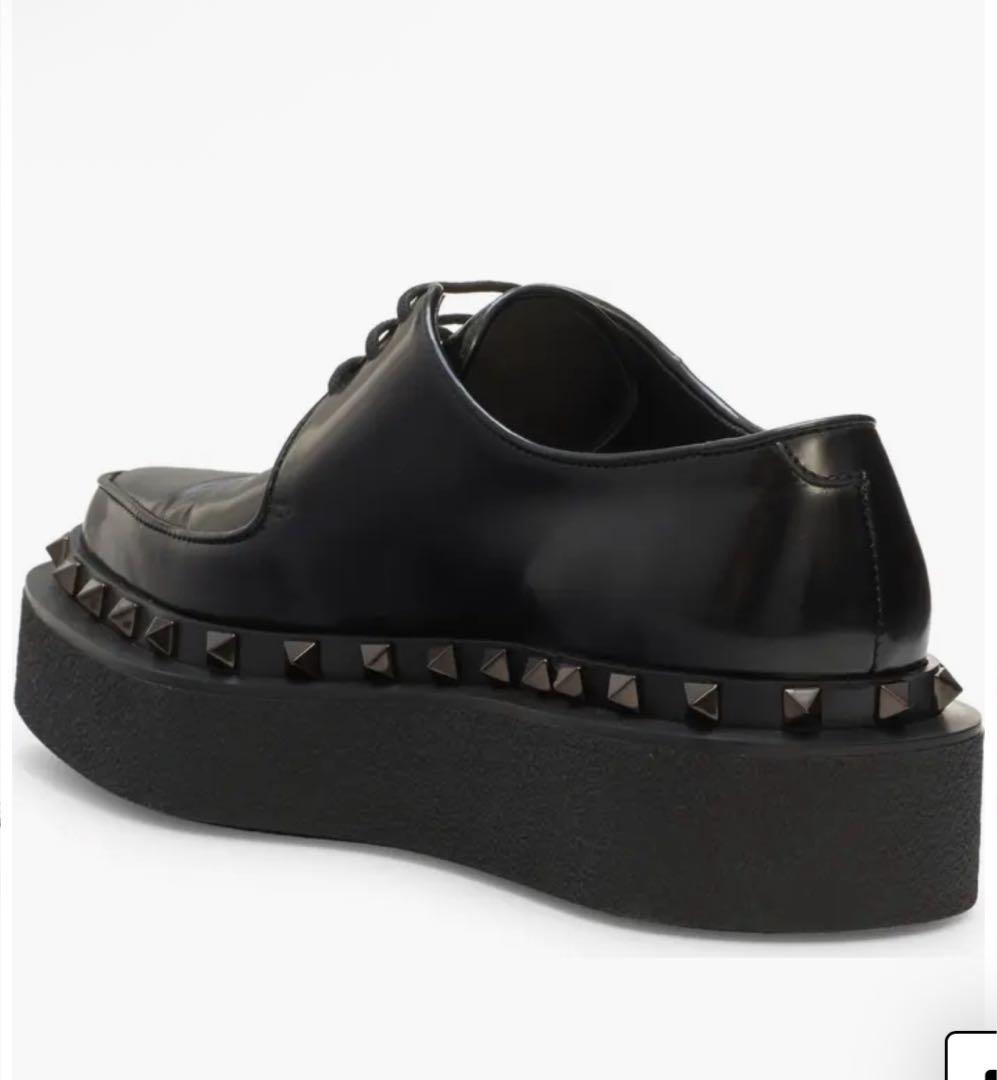 バレンティノ ロックスタッズ カーフスキン ダービーシューズ