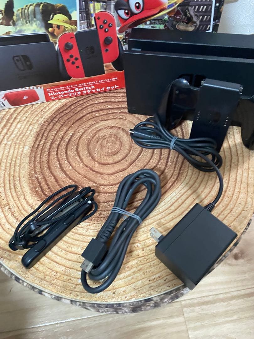 Nintendo Switch ニンテンドースイッチ本体　マリオカラー