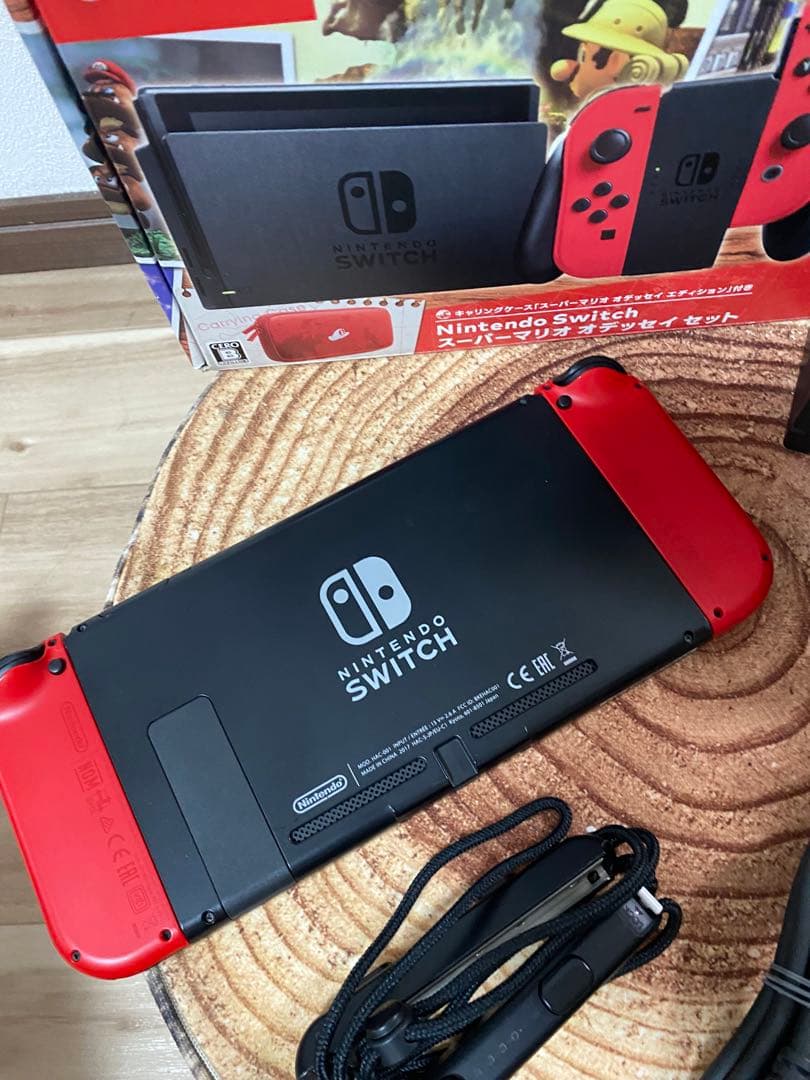 Nintendo Switch ニンテンドースイッチ本体　マリオカラー