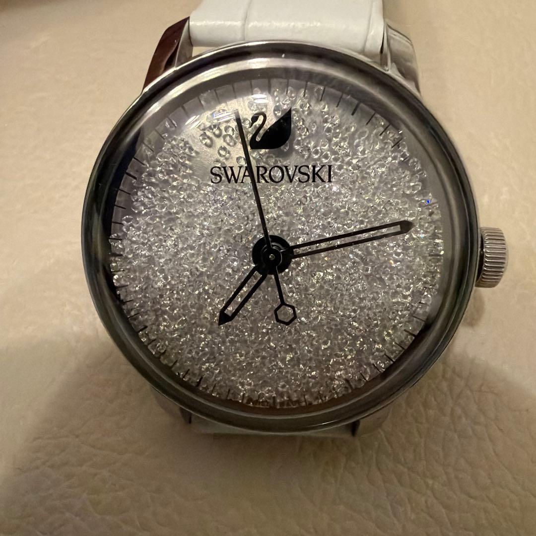 ☆SWAROVSKI☆ クリスタル ホワイトレザー腕時計