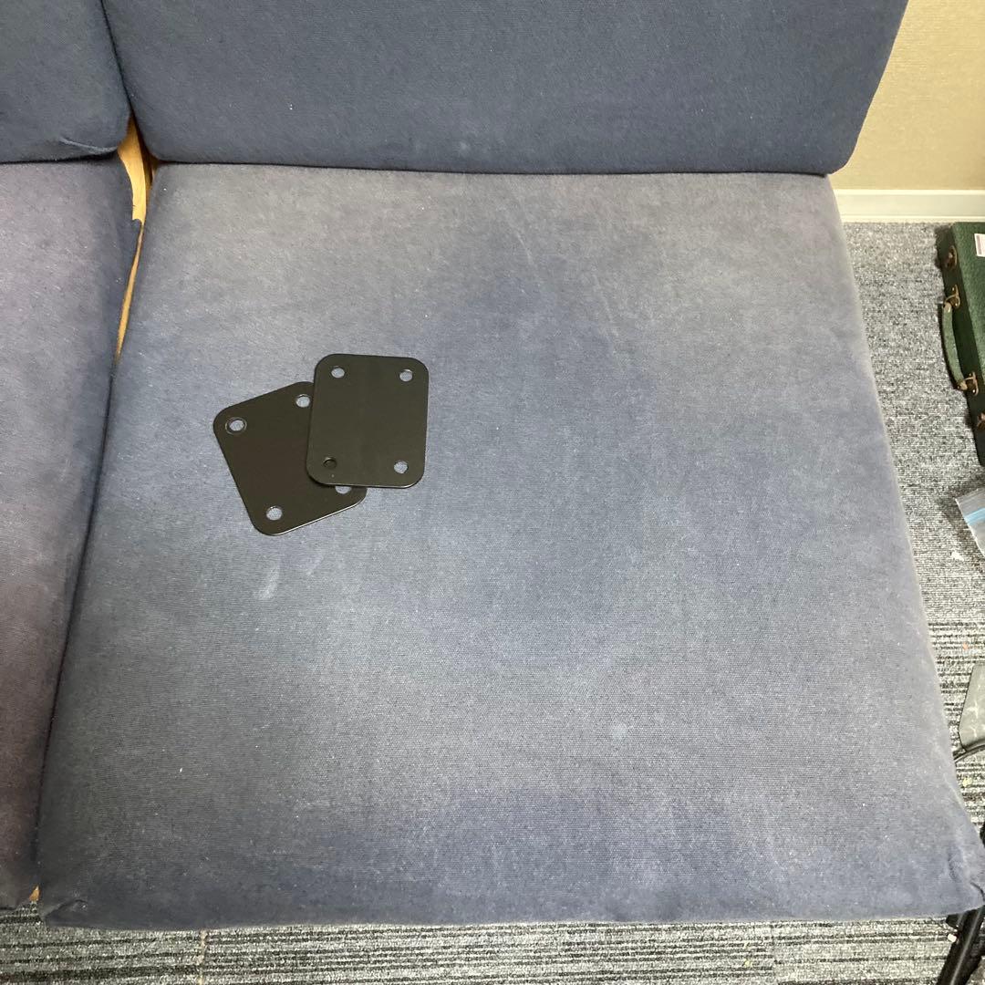 無印良品　リビングでもダイニングでもつかえるソファチェア　右