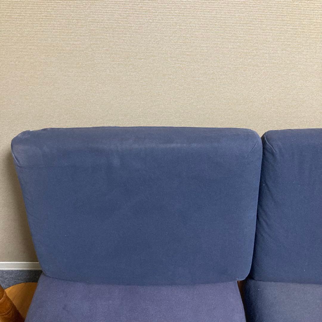 無印良品　リビングでもダイニングでもつかえるソファチェア　右