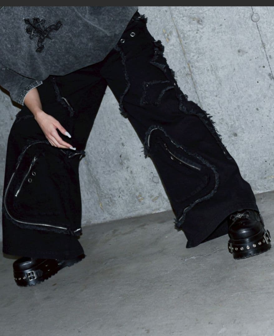 REFLEM/レフレム　クロスパッチZIP切替ワイドデニムカーゴパンツ　ブラック