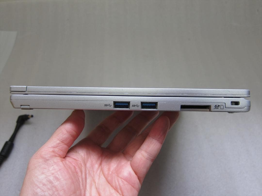 パナ11世代Corei7/16G/SSD512G/12型WQXGA＋タッチパネル