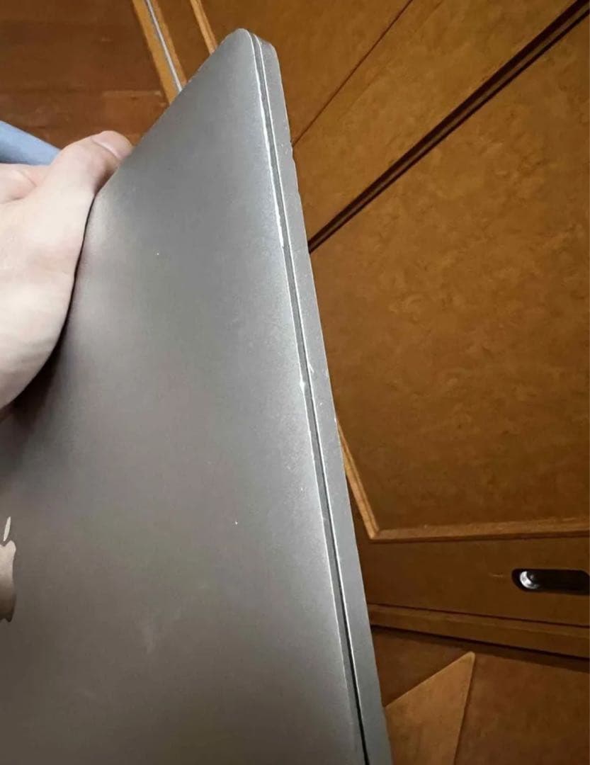 Macbook Pro 2017 15.4インチ 16gb i7 512gb