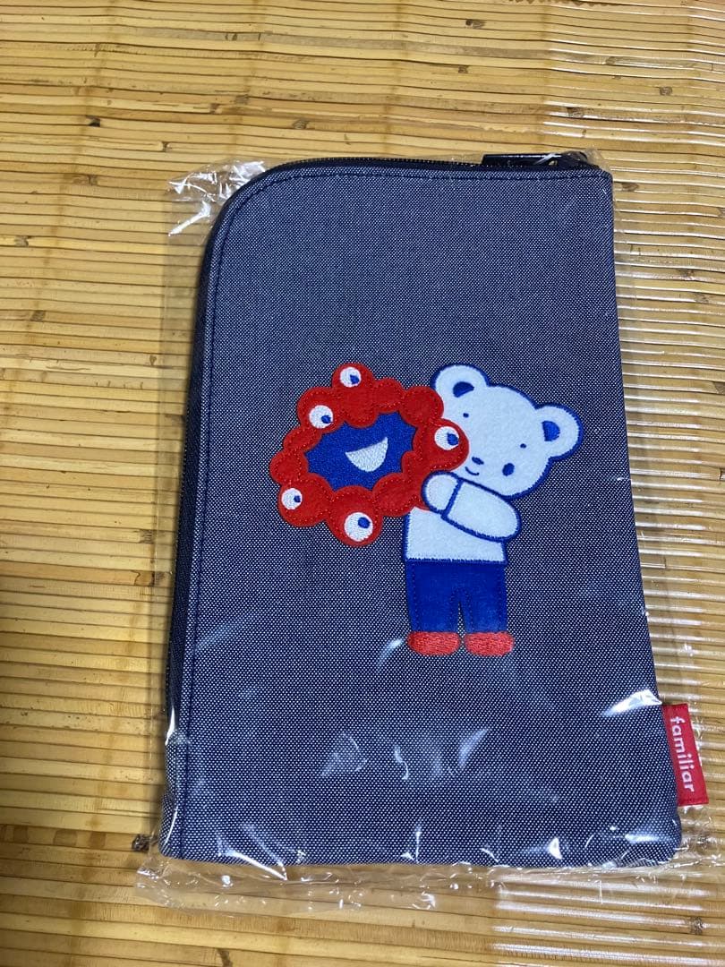 ファミリア　万博　会場限定ポーチ