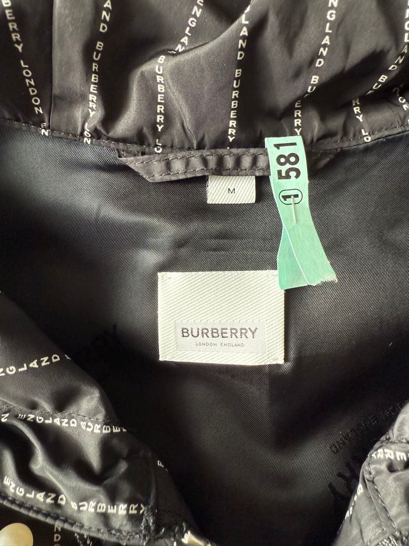 BURBERRY ストライプ柄 ブラック ナイロンジャケット M 美品