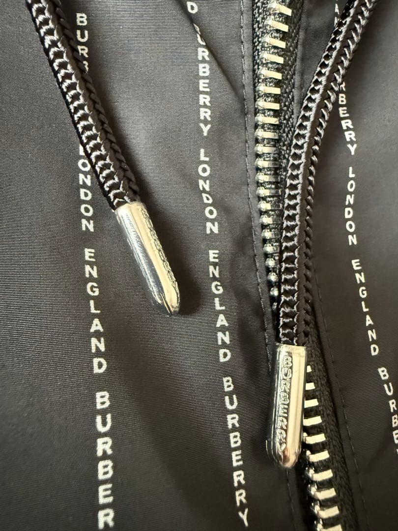 BURBERRY ストライプ柄 ブラック ナイロンジャケット M 美品