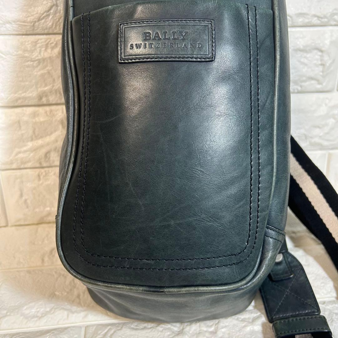 バリー オールレザーボディバッグ ワンショルダーバッグ 本革 グリーン系