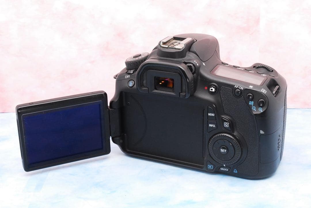 ☆Canon EOS 60D☆一眼レフカメラ☆S数少☆手ぶれ補正レンズ付